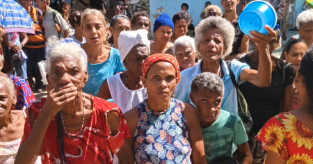 «Gracias a ustedes»: ancianos agradecen la ayuda de opositores que siguen repartiendo comida en Santiago de Cuba