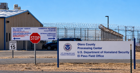 ¿Por qué trasladan a inmigrantes cubanos en detención a Texas y Luisiana?