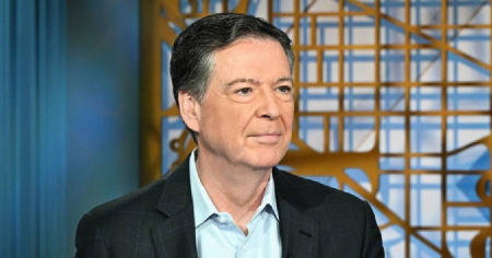 Departamento de Justicia imputa cargos penales al exdirector del FBI James Comey por tercera vez