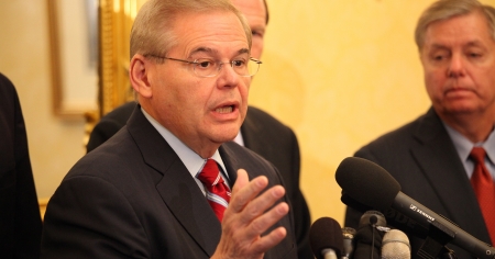 Senador Bob Menéndez pide a EE.UU que priorice otorgamiento de visas humanitarias y de reunificación a los cubanos