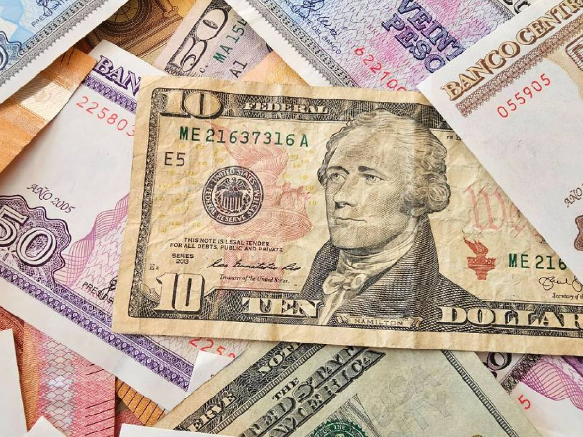 美元稳定在300比索，欧元下跌：古巴最新的非正式市场汇率