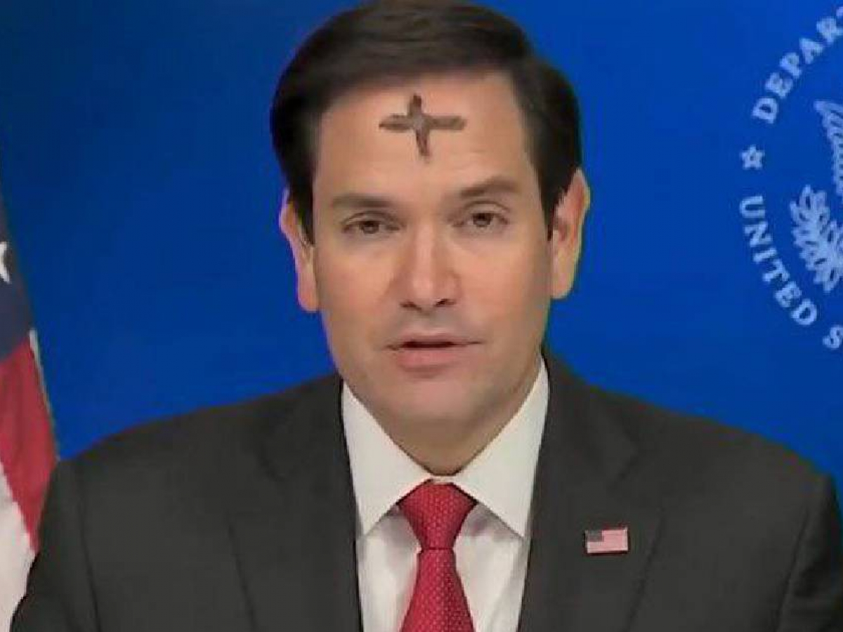 Que signifie la croix de cendres que Marco Rubio portait sur son front ?