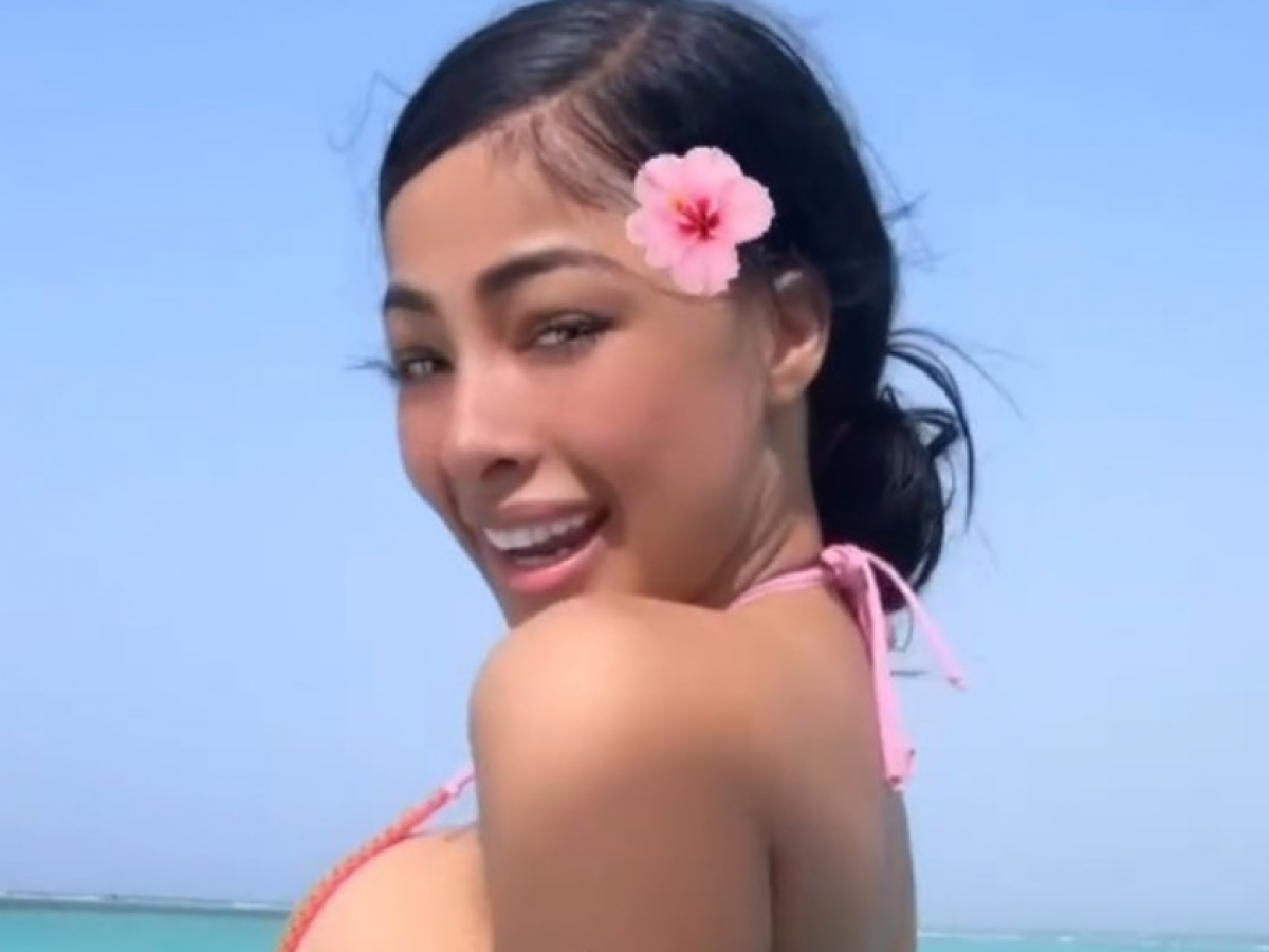 Yailín La Más Viral dancing in her most diminute bikini on Instagram