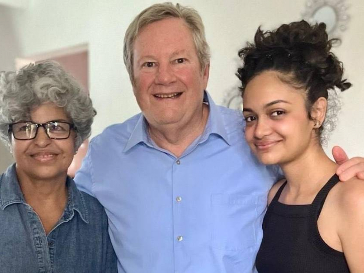 Mike Hammer visits Anna Bensi and her mother, who are ...