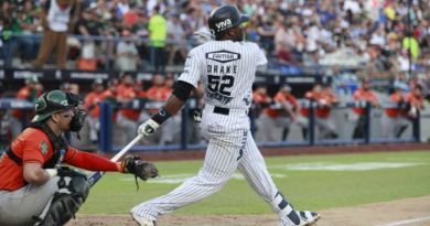 Yadir Drake Home Run