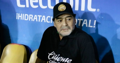 Maradona dedica a Maduro el triunfo de su equipo en México
