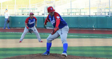 jorge Martinez pitching