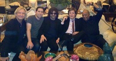 El destacado arreglista y productor estadounidense, Quincy Jones, mentor de Alfredo Rodríguez Jr. publicó una imagen en
