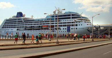 Carnival está preparada para reiniciar los cruceros a Cuba cuando Joe Biden asuma el cargo