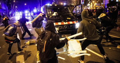 Cuatro noches de violentos disturbios en Barcelona, tras la condena a prisión de un rapero por "enaltecimiento del terrorismo"