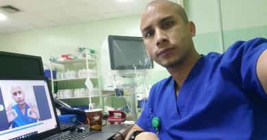 Médico cubano en Arabia Saudí estalla dentro de la misión: "Me callé demasiado tiempo"
