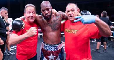 Boxeador cubano Yunieski González gana por KO al favorito Tommy Karpency