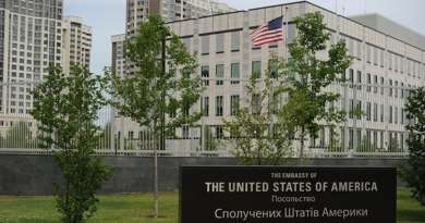 EE.UU. ordena salida de familiares del personal de su embajada en Ucrania