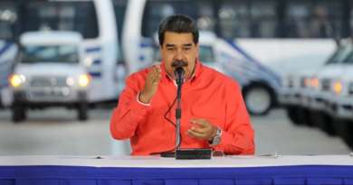 Maduro dice que Miami es una sola calle: "La Guaira le da tres patadas"