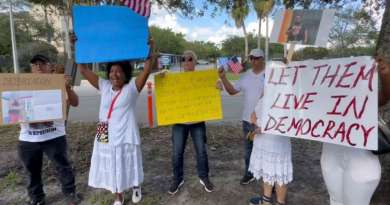 Se manifiestan en Florida familiares de cubanos detenidos en frontera por no aprobar miedo creíble 