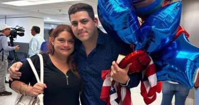 Activista cubano se reencuentra con su madre en EE.UU. gracias al parole humanitario