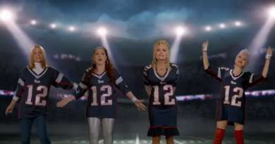 Gloria Estefan canta tema de la película "80 for Brady" junto a Dolly Parton, Cyndi Lauper y otras estrellas