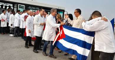 Vuelven a Cuba médicos que apoyaron en labores de salvamento en Turquía 