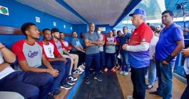 Díaz-Canel culpa a los cubanos de Miami de politizar el partido de béisbol