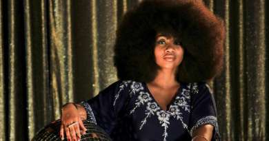 Mujer con el cabello afro más grande del mundo se ha dejado crecer el pelo durante 24 años