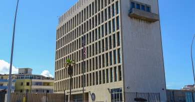 EE.UU. restaura su embajada en La Habana tras años de abandono
