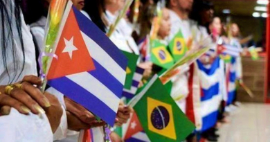 Médicos brasileños formados en Cuba entre los que más suspenden la reválida de sus títulos