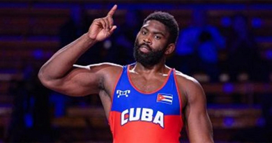Cubano Oscar Pino discutirá bronce en Mundial de Luchas de Belgrado