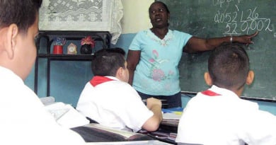 Cuba ofrece maestros a Jamaica pese al déficit en todas las provincias