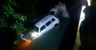 Carro del MININT cae en un río de La Habana 