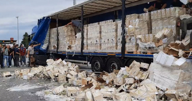Viticultores franceses destruyen carga de camiones españoles en la frontera