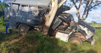 Camión sufre aparatoso accidente en Placetas