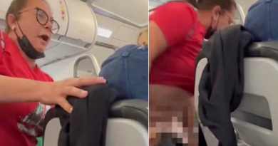 Mujer se baja los pantalones en pasillo de un vuelo de Florida: "¡Tengo que ir a orinar!" 