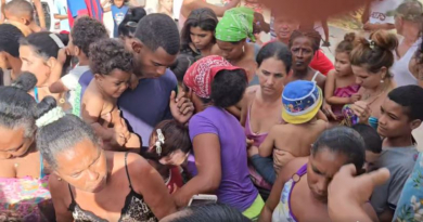Limay entrega juguetes en barrio pobre de La Habana: "Qué susto pasamos"