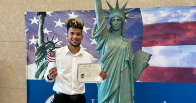 Víctor Mesa Jr. se hace ciudadano estadounidense: "Dios bendiga a América"