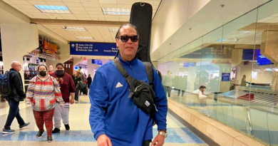 "Esto es una ciudad bananera": Cantante Amaury Gutiérrez se queja del Aeropuerto de Miami 