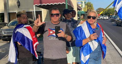 Cubanos de Miami convocan manifestación en Versailles en apoyo a masivas protestas en la isla