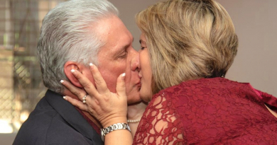 Díaz-Canel cumple 64 años y Lis Cuesta se pone romántica