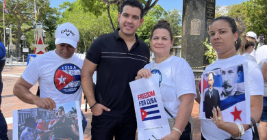 Cubanos con I220-A en Miami realizan caminata en apoyo al pueblo cubano