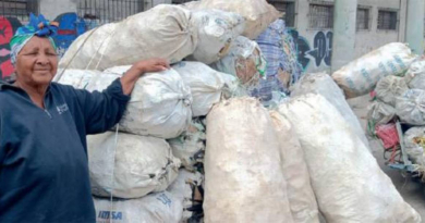 Ancianos cubanos reciclan basura para sobrevivir en La Habana