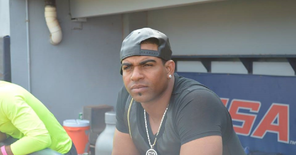 Yoenis Céspedes en la FIU © Luis López/Facebook