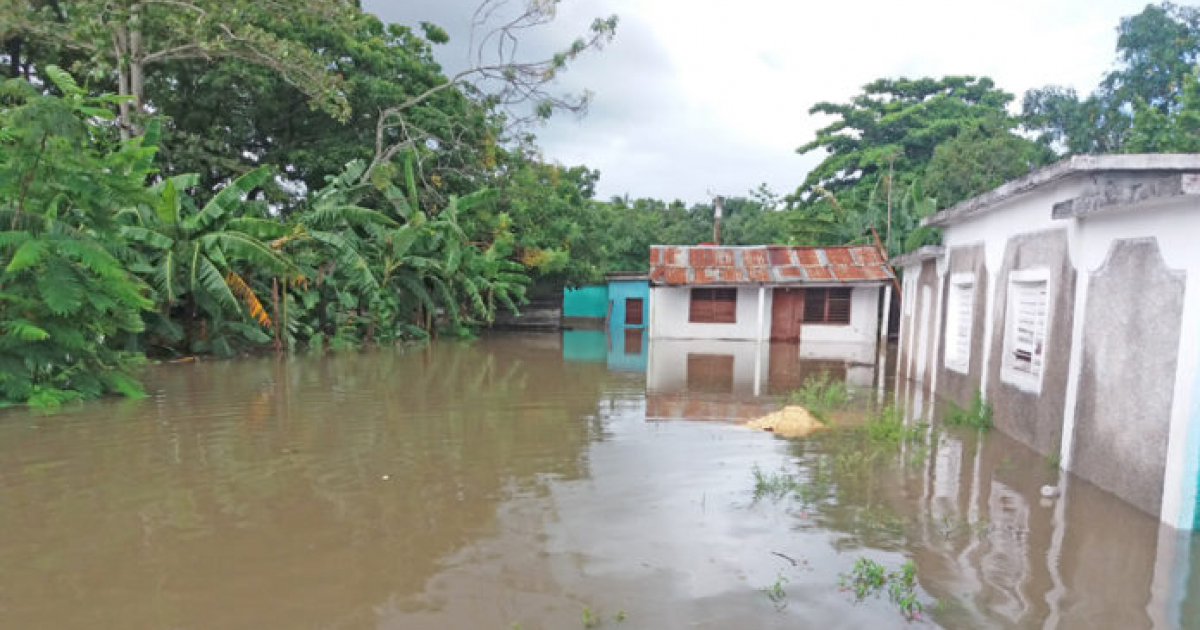 Fuertes inundaciones en las calles de Pinar del Río © Radio Guamá 