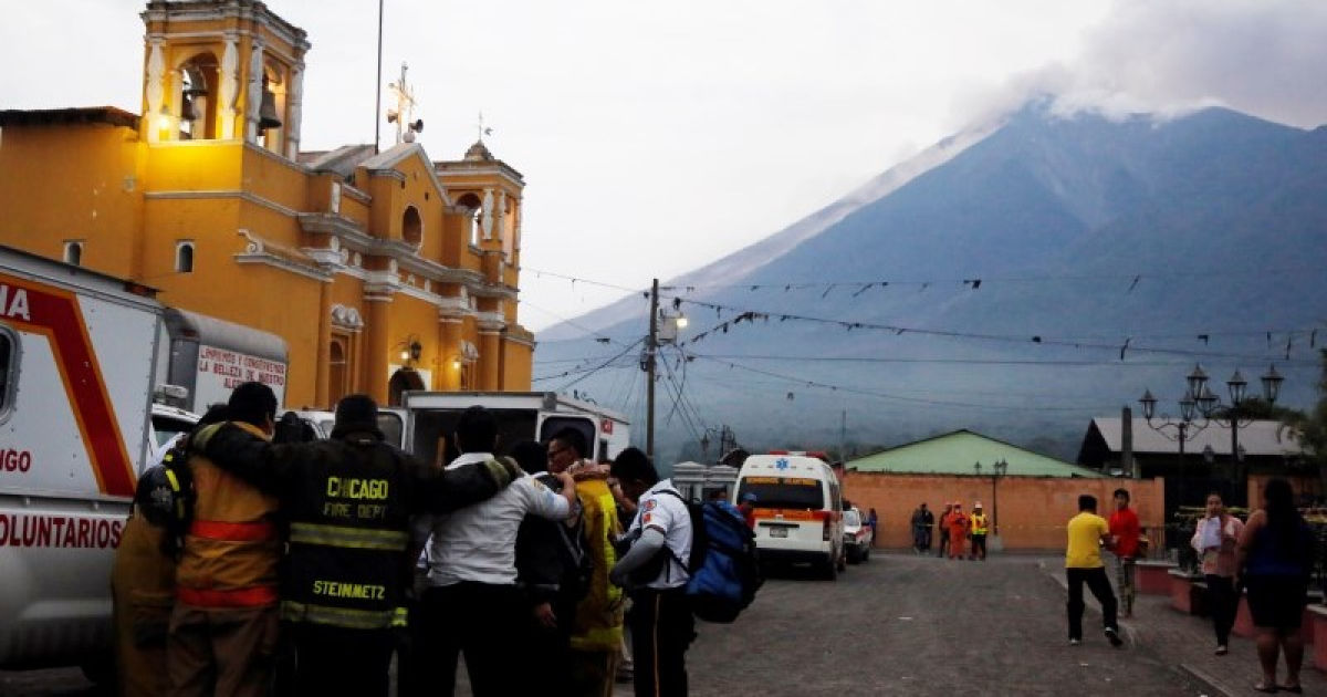 Policía de Guatemala desplazada hasta el lugar del sismo © Reuters / Luis Echeverria