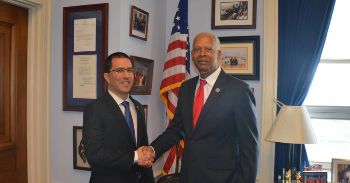 Jorge Arreaza y el congresista de EE.UU Hank Johnson © Twitter/ Canciller Jorge Arreaza