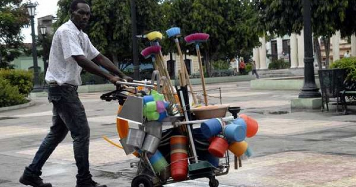 Vendedor ambulante en Cuba © Radio Rebelde