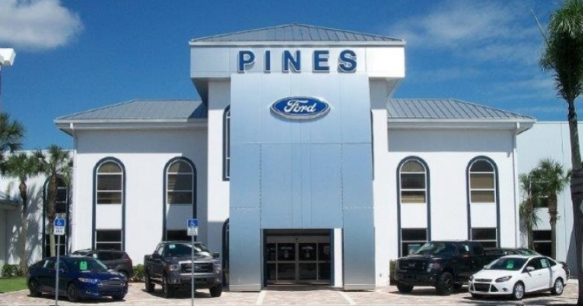 Concesionario de la marca Ford en Florida © Pines Ford Lincoln
