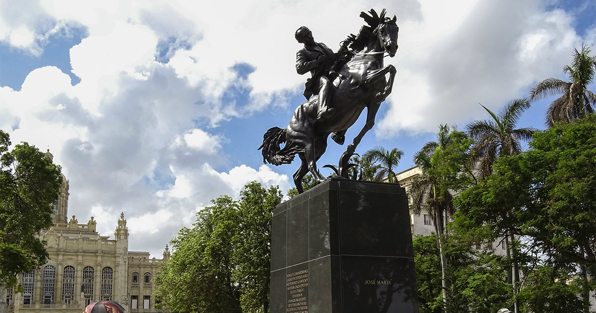 Estatua Ecuestre de José Martí, réplica de la que está en Central Park © CiberCuba