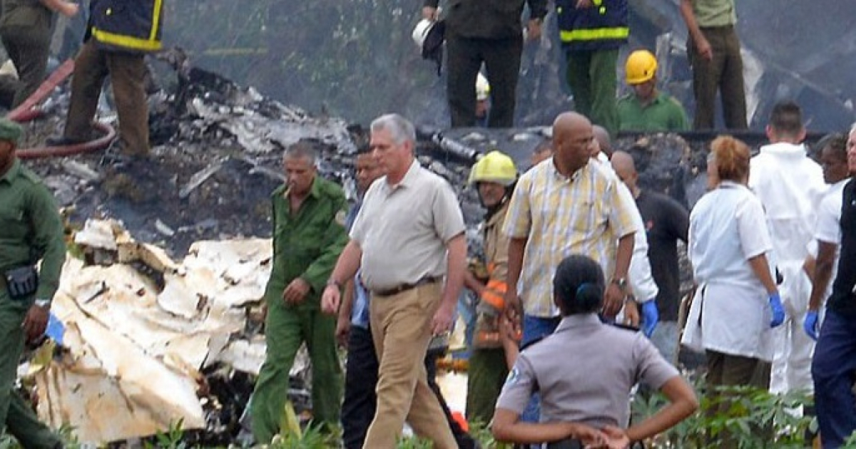 Díaz-Canel en el lugar del accidente © ACN