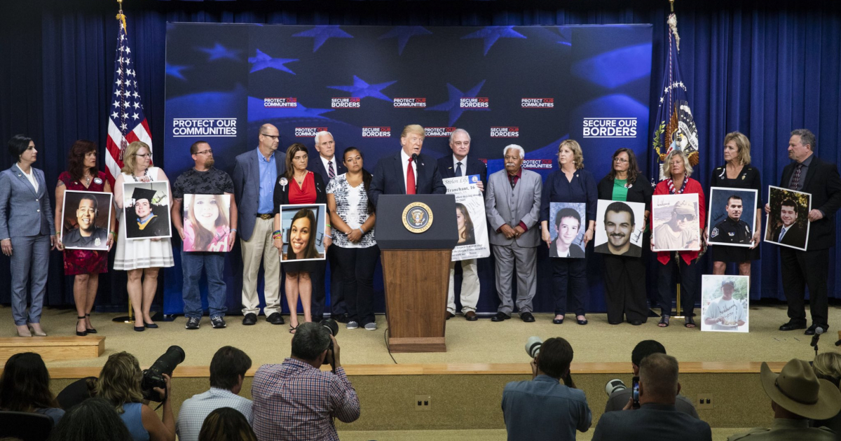 Trump se reúne con familiares de víctimas de inmigrantes © Twitter / Donald Trump