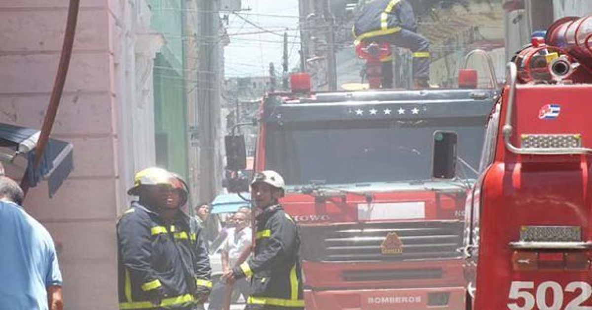 Incendio en oficinas de ETECSA © CMHW./ Yailén Hernández