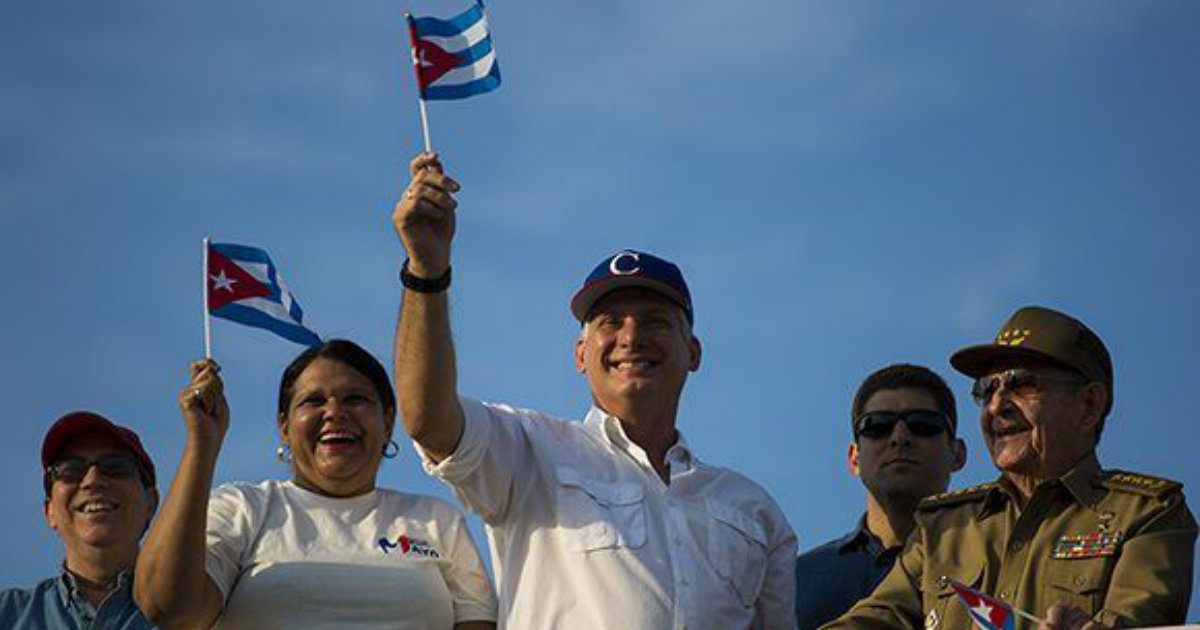 Mercedes López Acea, entre Bruno Rodríguez y Díaz-Canel, el pasado 1ro de mayo. © Cubadebate